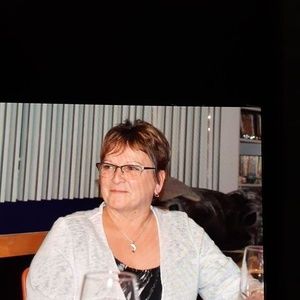 Meet your Posher, Monique